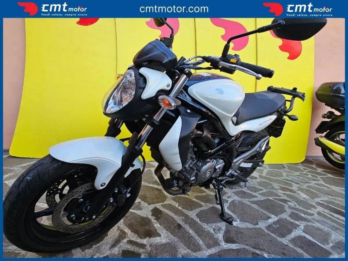Suzuki Gladius 650 SFV (2009 - 15) (2)