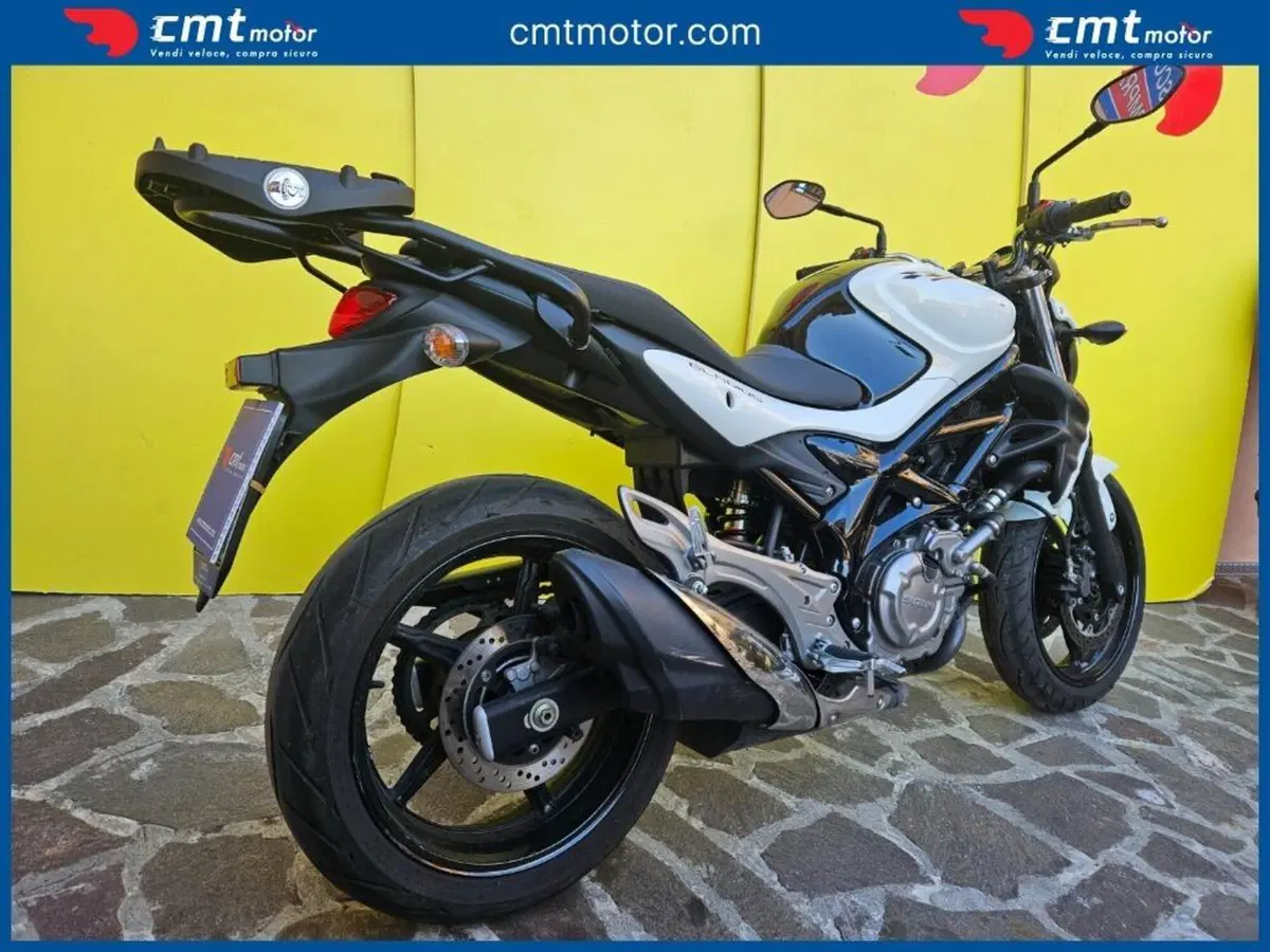 Suzuki Gladius 650 SFV (2009 - 15) (4)