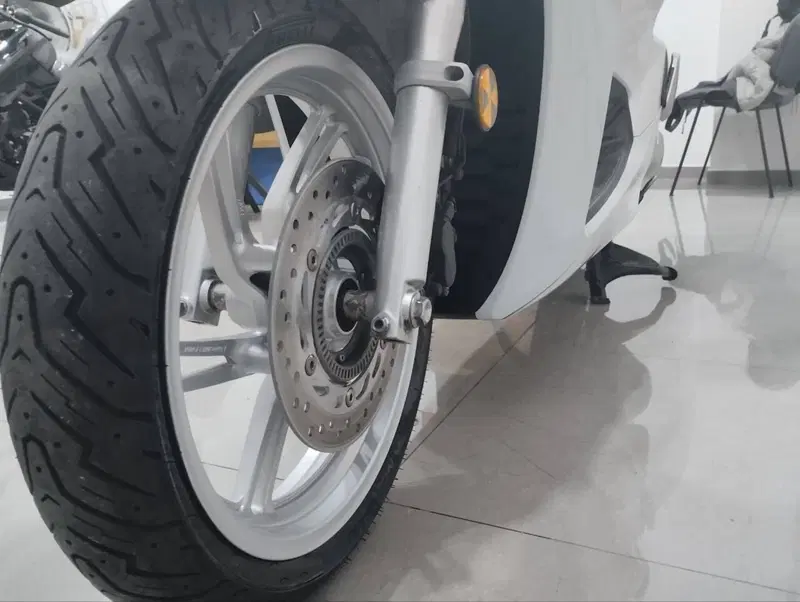 Honda SH 300 i ABS (2016 - 20) (8)