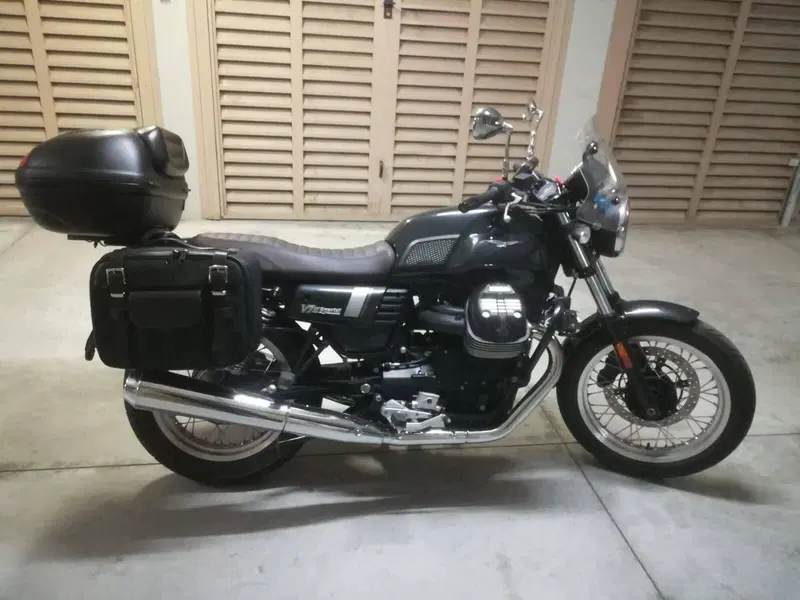 Moto Guzzi V7 III Special (2017 - 20) (3)
