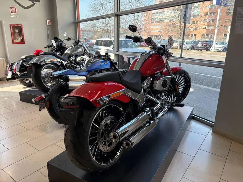 Harley-Davidson Breakout 117 (2025 - 26) (2)