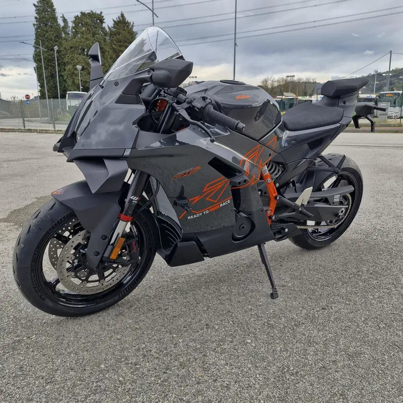 KTM 990 RC R (2026) (23)
