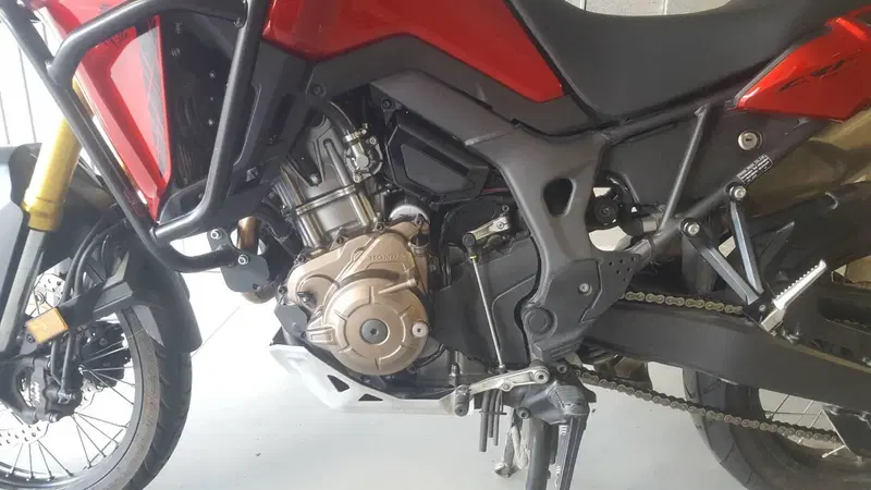 Honda Africa Twin CRF 1000L ABS (2016 - 17) (9)