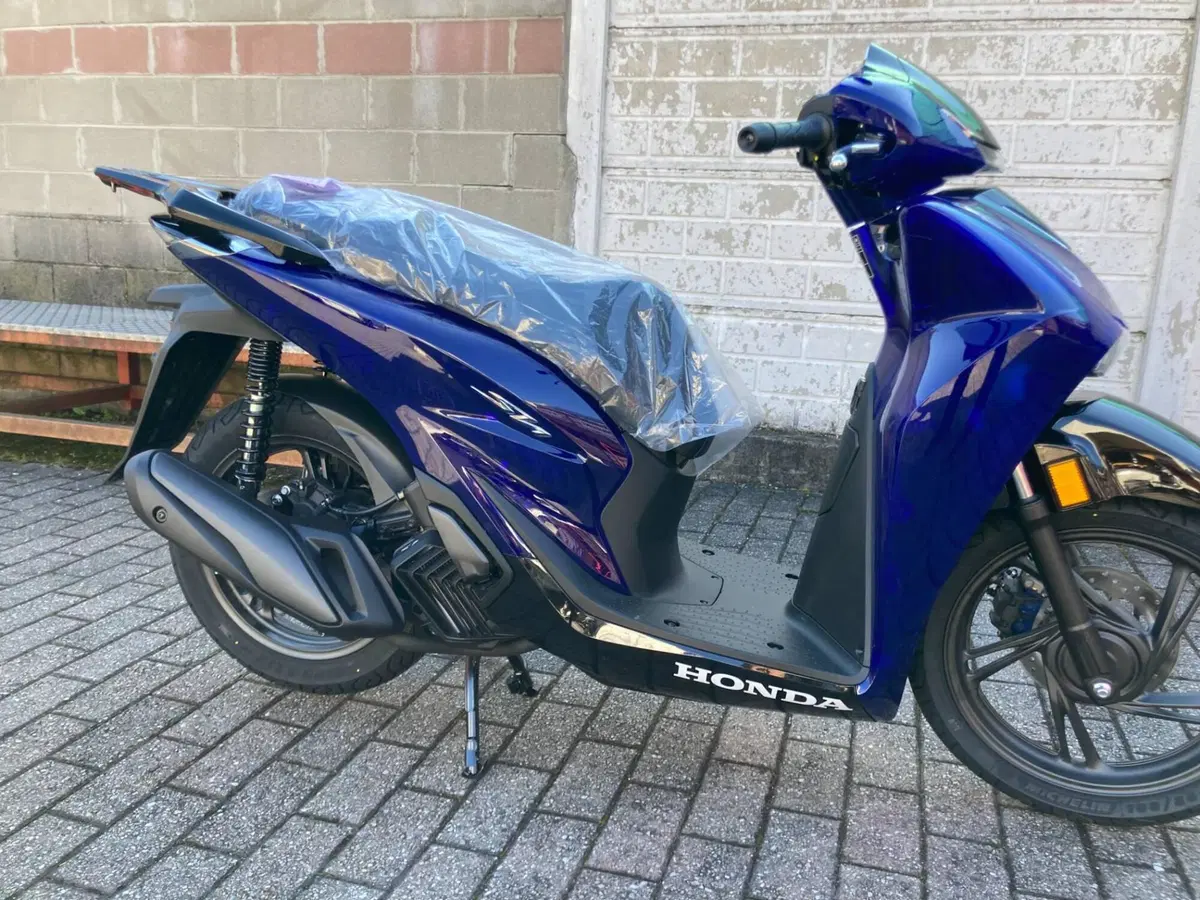 Honda SH 125 Vetro (2026) (4)