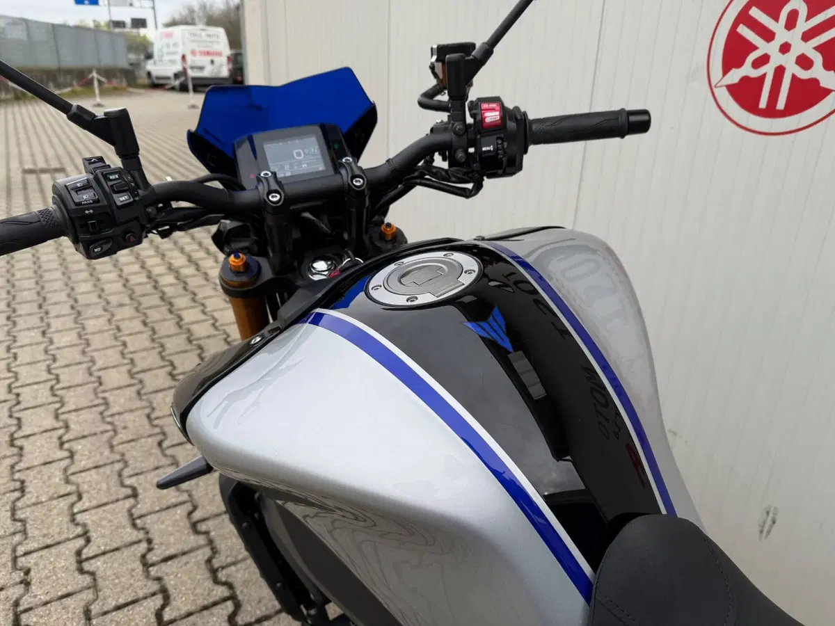 Yamaha MT-09 SP (2021 - 23) (7)