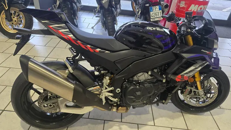 Aprilia Tuono V4 Factory (2025 - 26) (2)