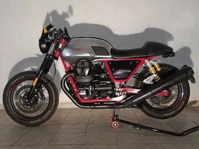 Moto Guzzi V7 III Racer (2017 - 20) usata