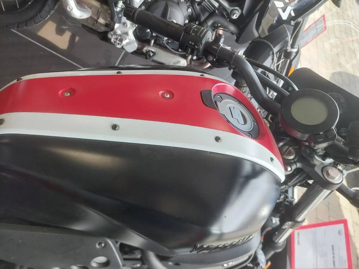 Yamaha XSR 700 ABS (2016 - 20) (5)