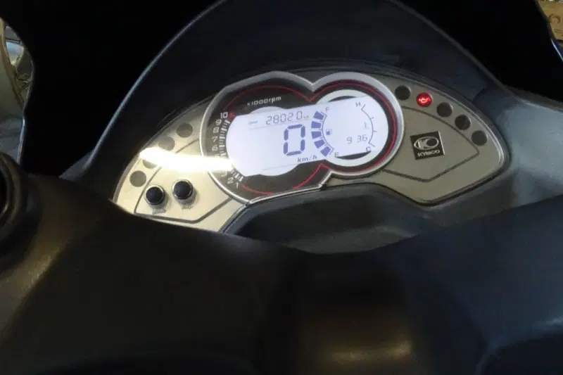 Kymco K-Xct 300i (2012 - 17) (4)
