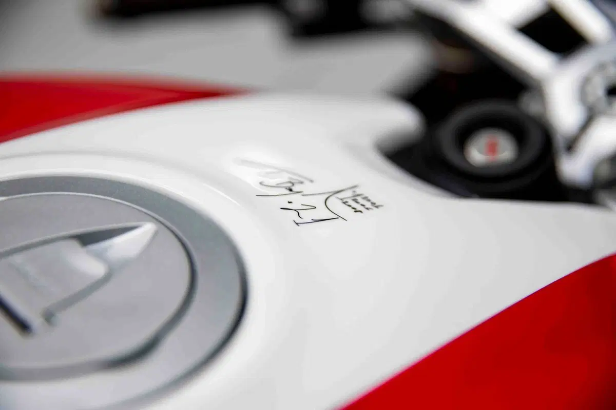 Ducati Panigale V2 Bayliss 1st Championship 20th Anniversary (2021 - 24) (14)