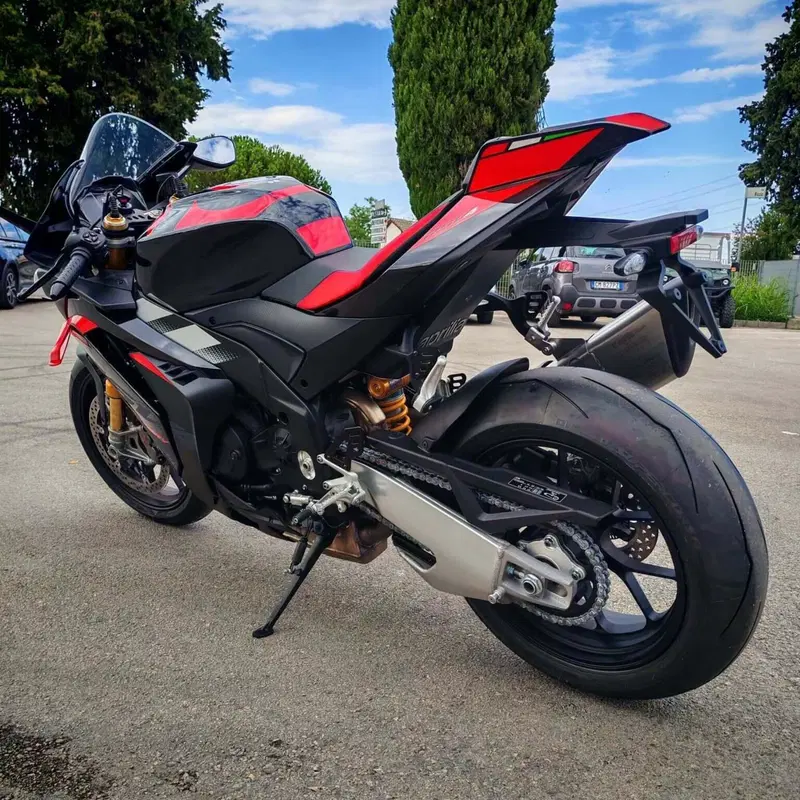 Aprilia RSV4 1100 Factory (2025 - 26) (17)