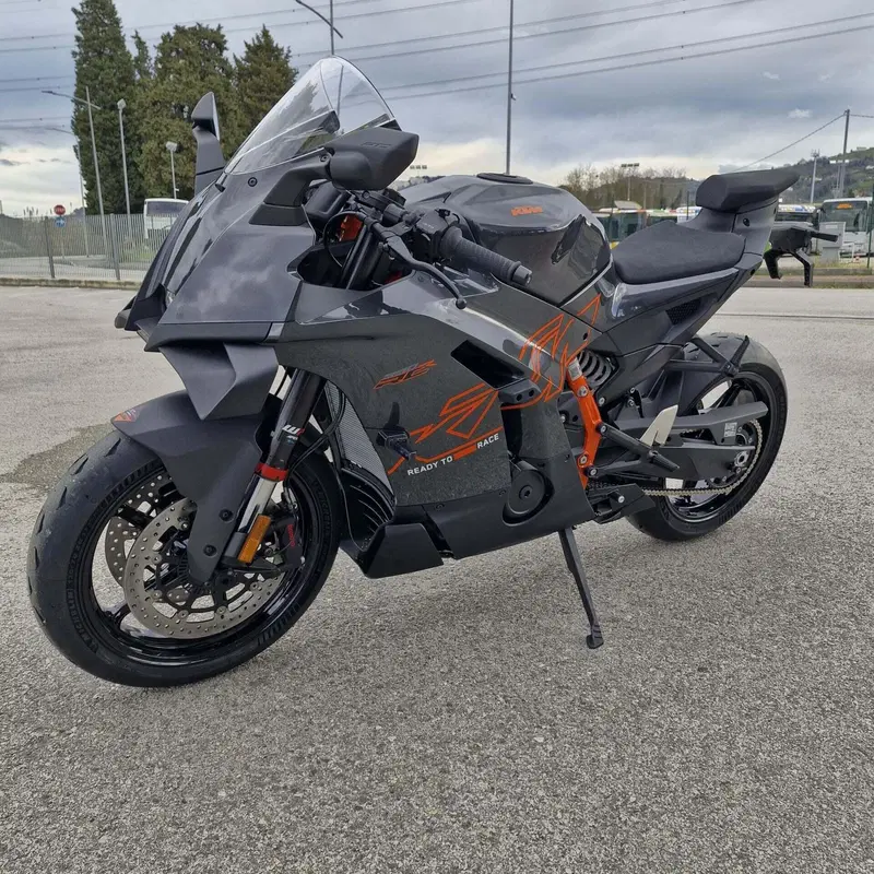 KTM 990 RC R (2026) (36)