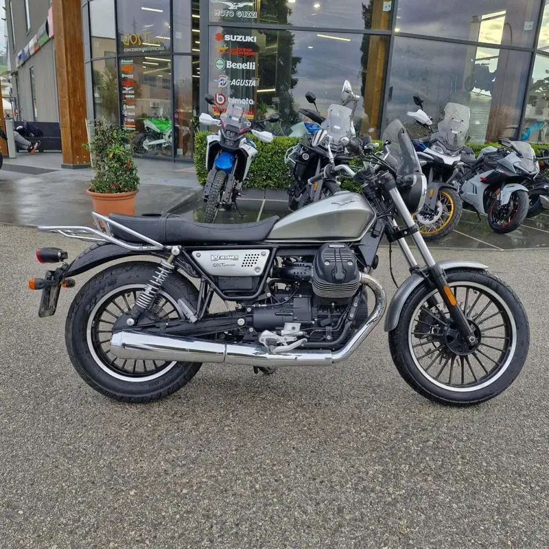 Moto Guzzi V9 Roamer (2021 - 24) (11)