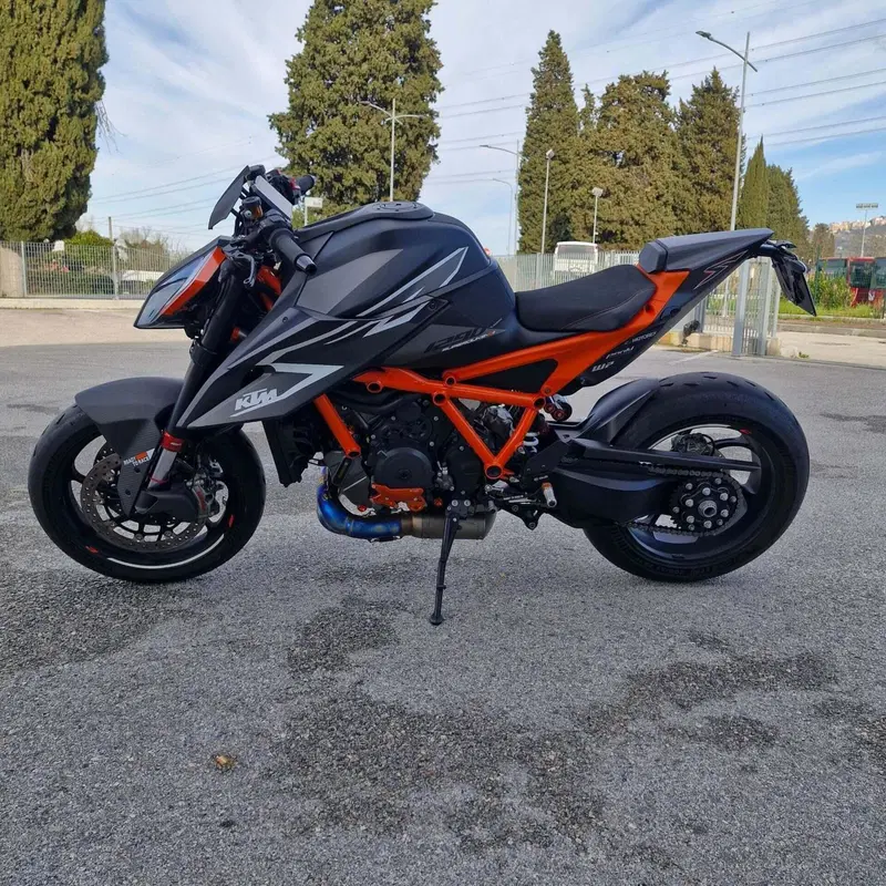 KTM 1290 Super Duke RR (2023) (4)
