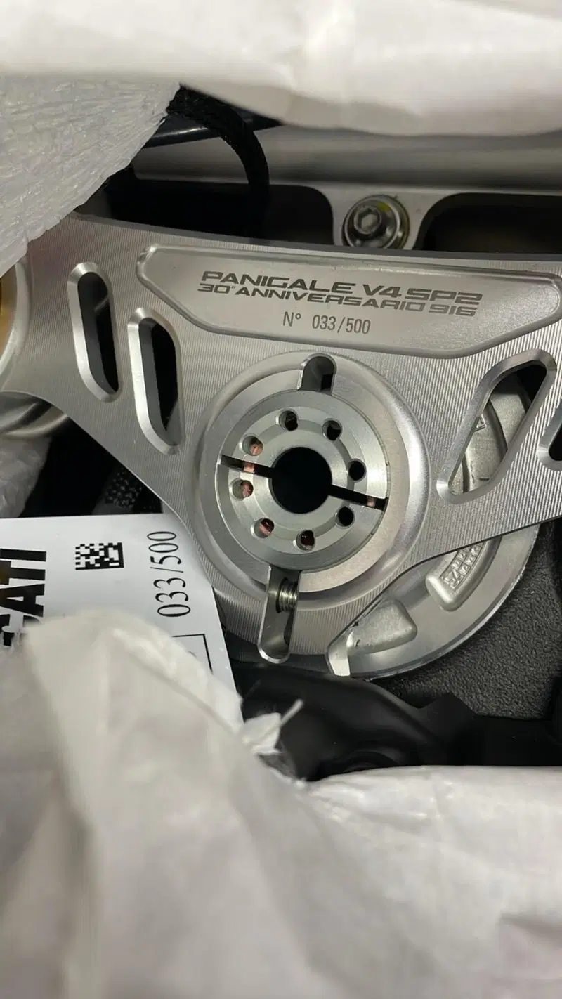 Ducati Panigale V4 SP2 30° Anniversario 916 (2024) (2)