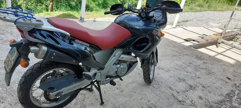 Aprilia Pegaso 650 (1997 - 00)