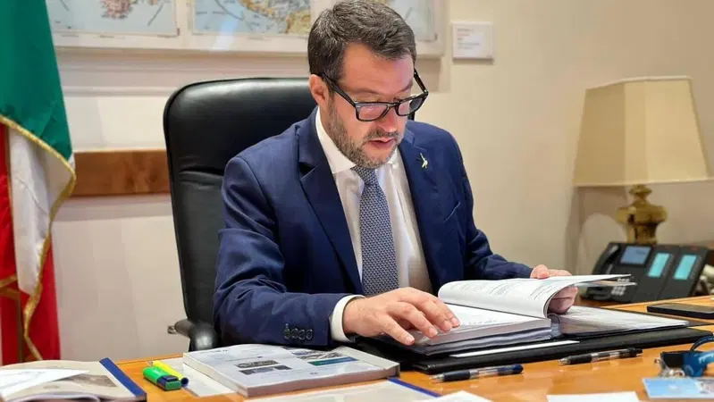 Salvini torna sul nuovo Codice della strada: &ldquo;Nel 2025, 121 morti in meno&rdquo;