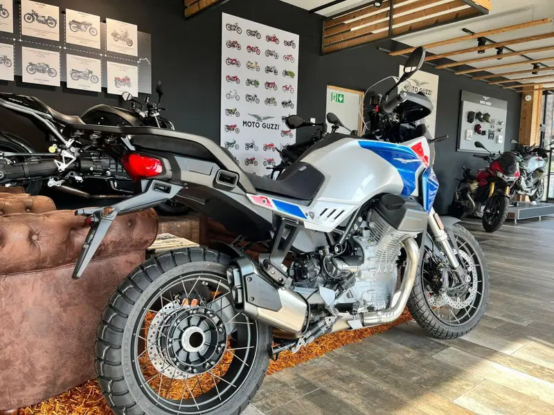 Moto Guzzi Stelvio Duecento Tributo (2025 - 26) (3)