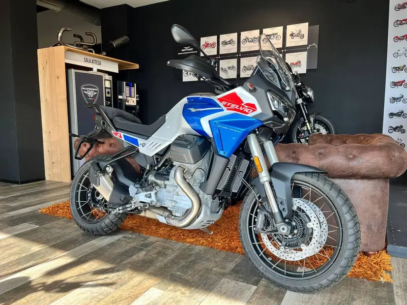Moto Guzzi Stelvio Duecento Tributo (2025 - 26)