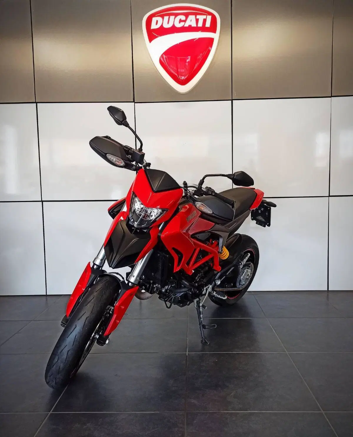 Ducati Hyperstrada 821 (2013 - 15) (4)
