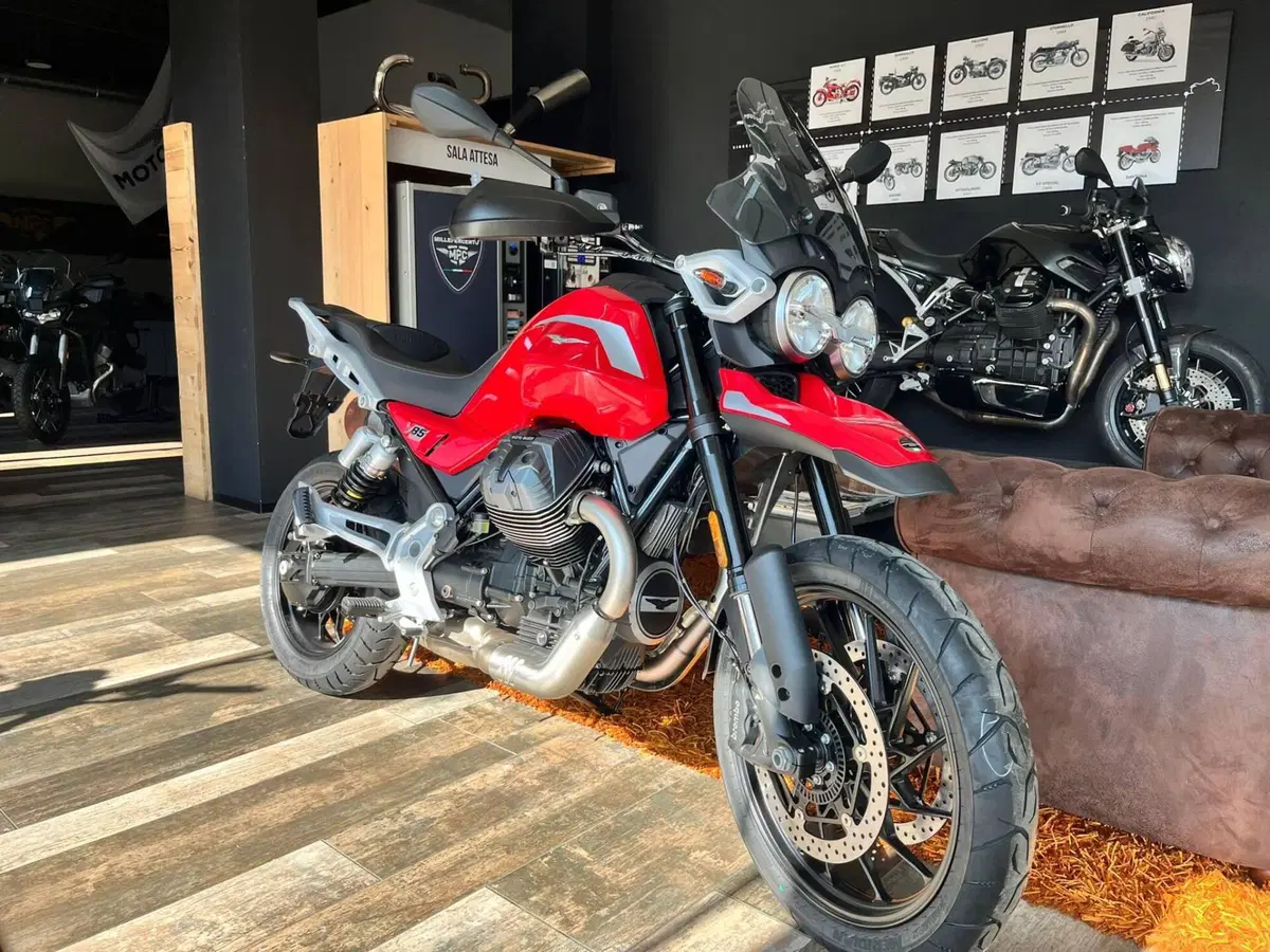 Moto Guzzi V85 Strada (2024 - 26) (2)