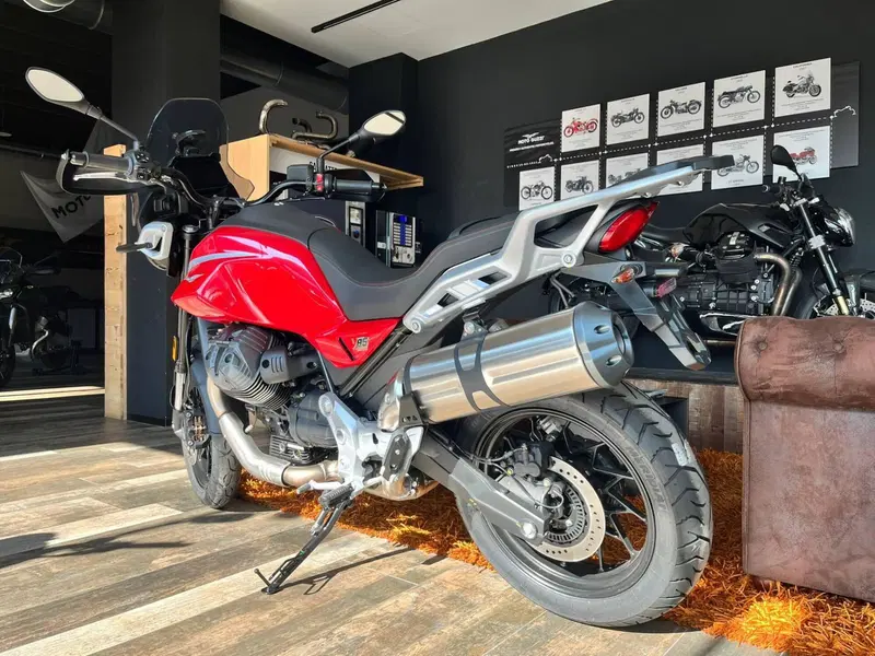 Moto Guzzi V85 Strada (2024 - 26) (5)
