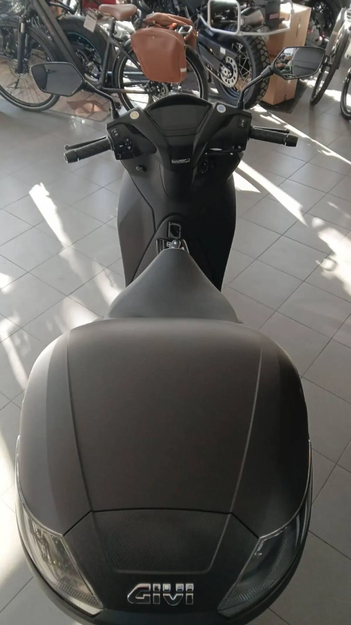 TNT XCR 125 (2025 - 26) (3)