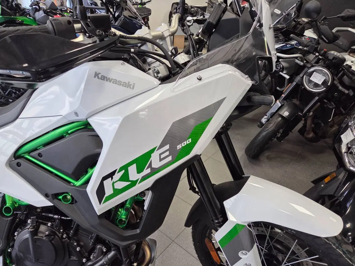 Kawasaki KLE 500 SE (2026) (4)