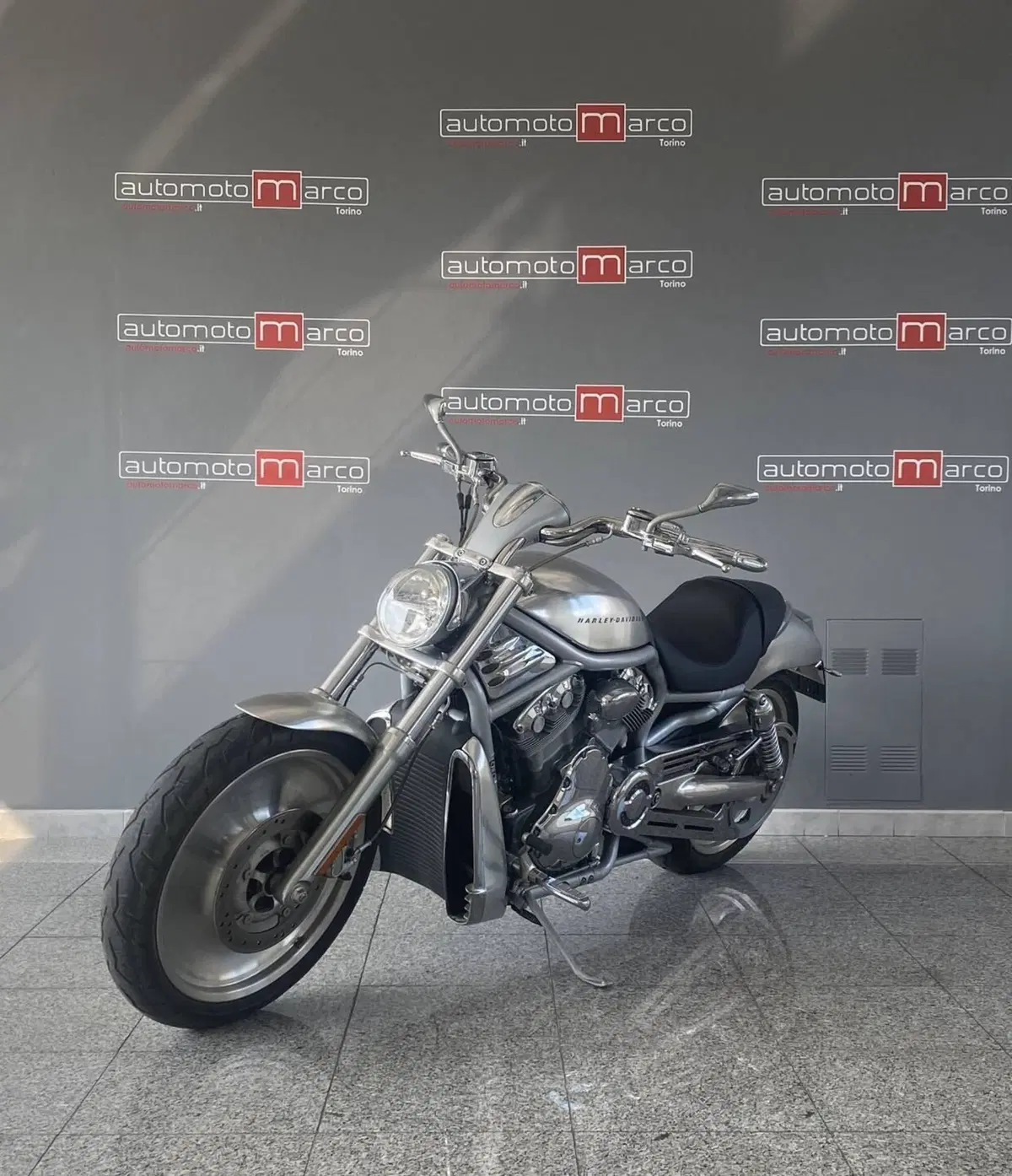 Harley-Davidson 1130 V-Rod (2002 - 05) - VRSCA (4)