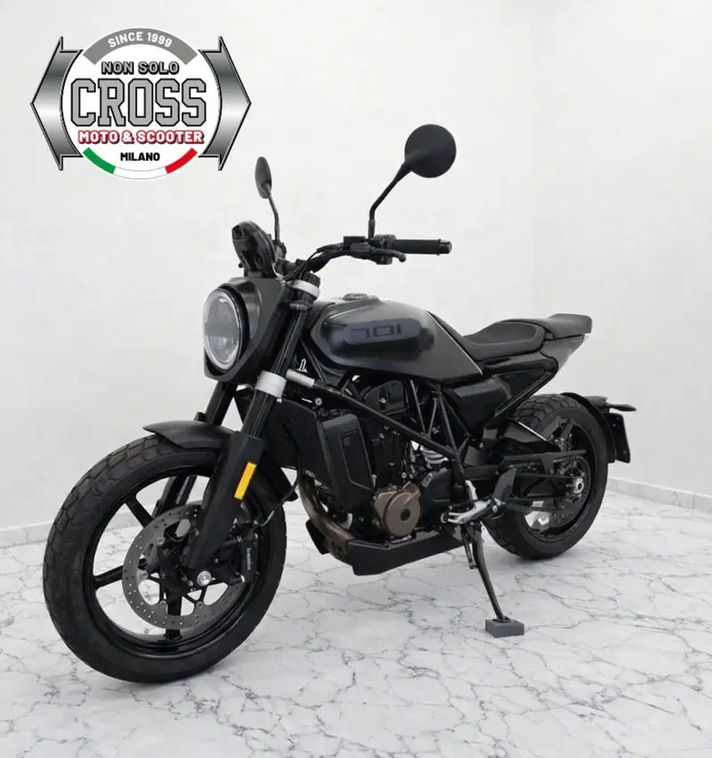 Husqvarna Svartpilen 701 (2020) (3)