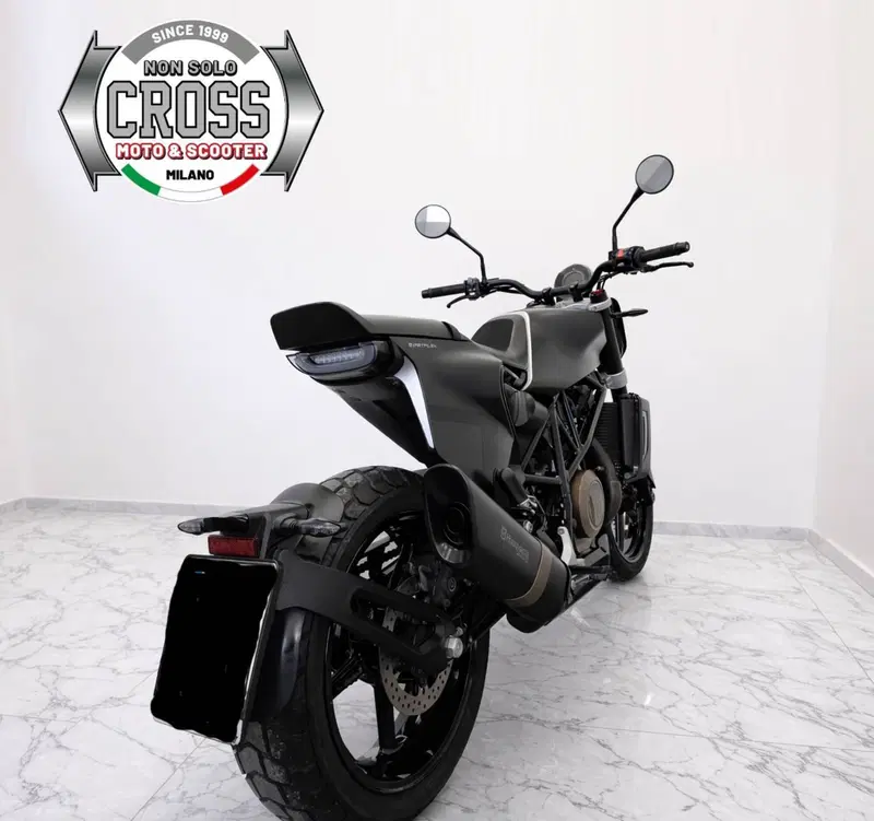 Husqvarna Svartpilen 701 (2020) (9)