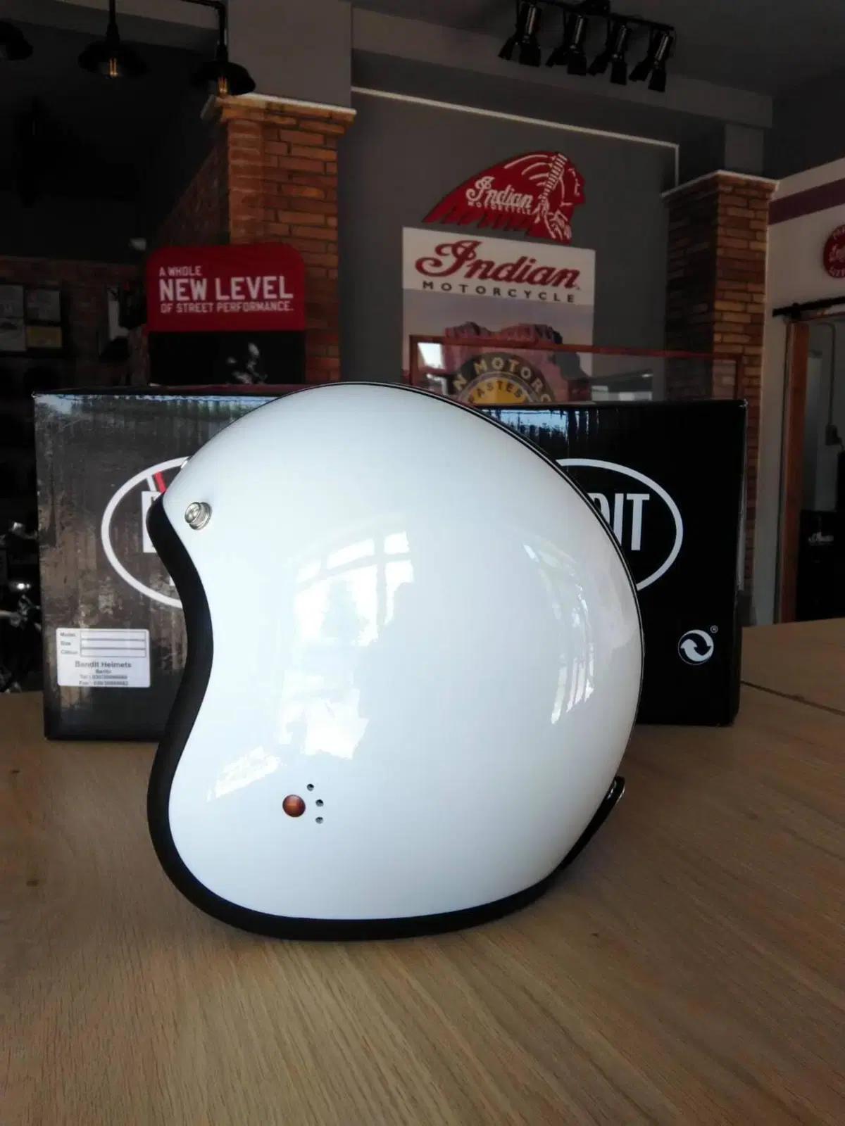 Casco Bandit (2)