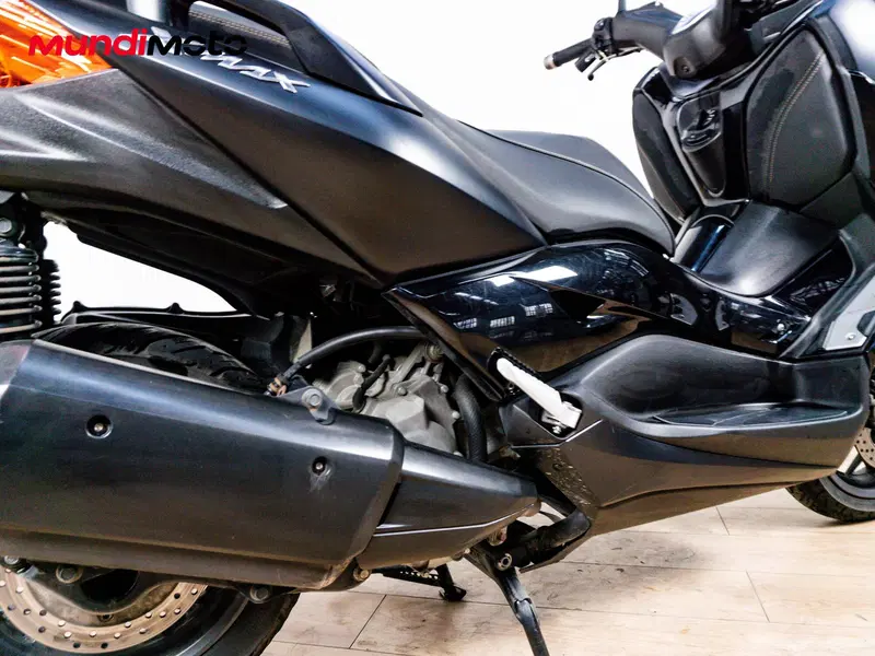 Yamaha X-Max 250 Iron Max ABS (2016) (4)