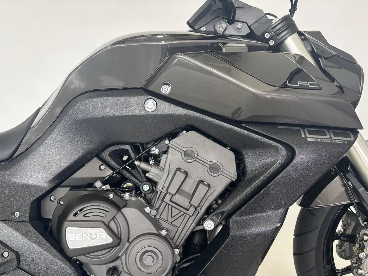 Benda Motorcycles LFC 700 (2024 - 26) (2)