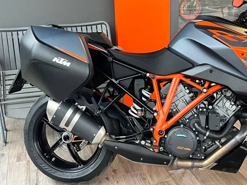 KTM 1290 Super Duke GT (2022 - 25) (4)