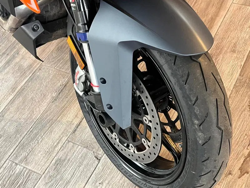 KTM 1290 Super Duke GT (2022 - 25) (6)