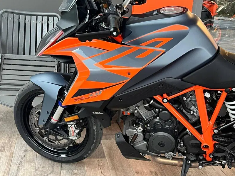 KTM 1290 Super Duke GT (2022 - 25) (10)
