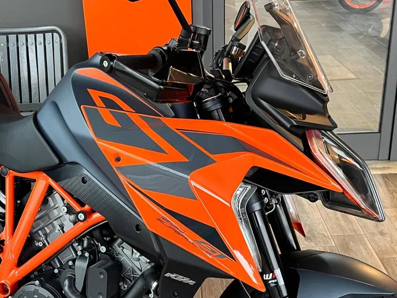 KTM 1290 Super Duke GT (2022 - 25) (3)