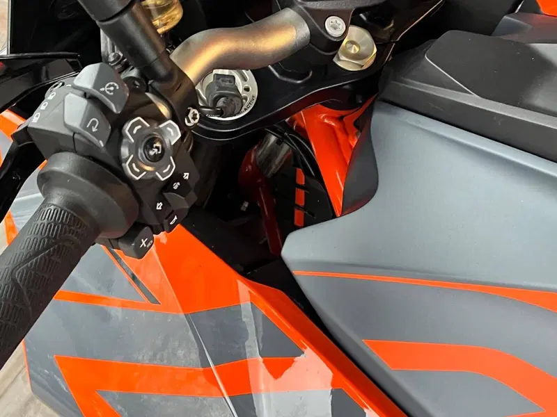 KTM 1290 Super Duke GT (2022 - 25) (15)