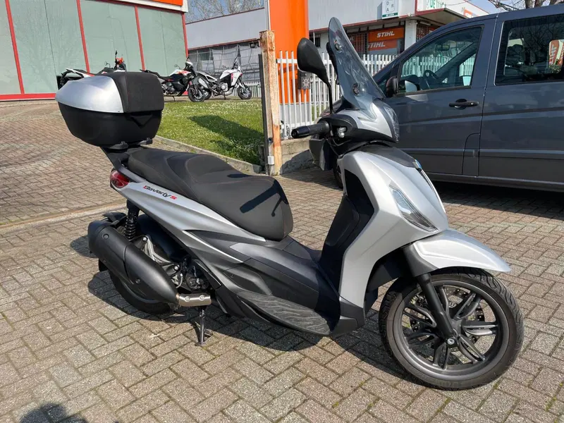 Piaggio Beverly 300 S ABS-ASR (2021 - 25) (2)