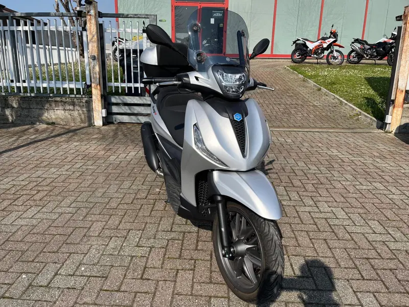 Piaggio Beverly 300 S ABS-ASR (2021 - 25) (4)