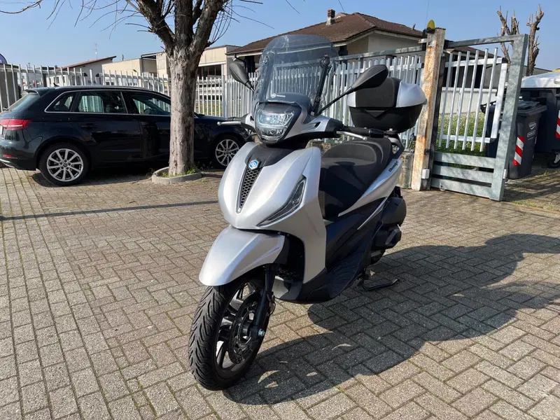 Piaggio Beverly 300 S ABS-ASR (2021 - 25) (6)