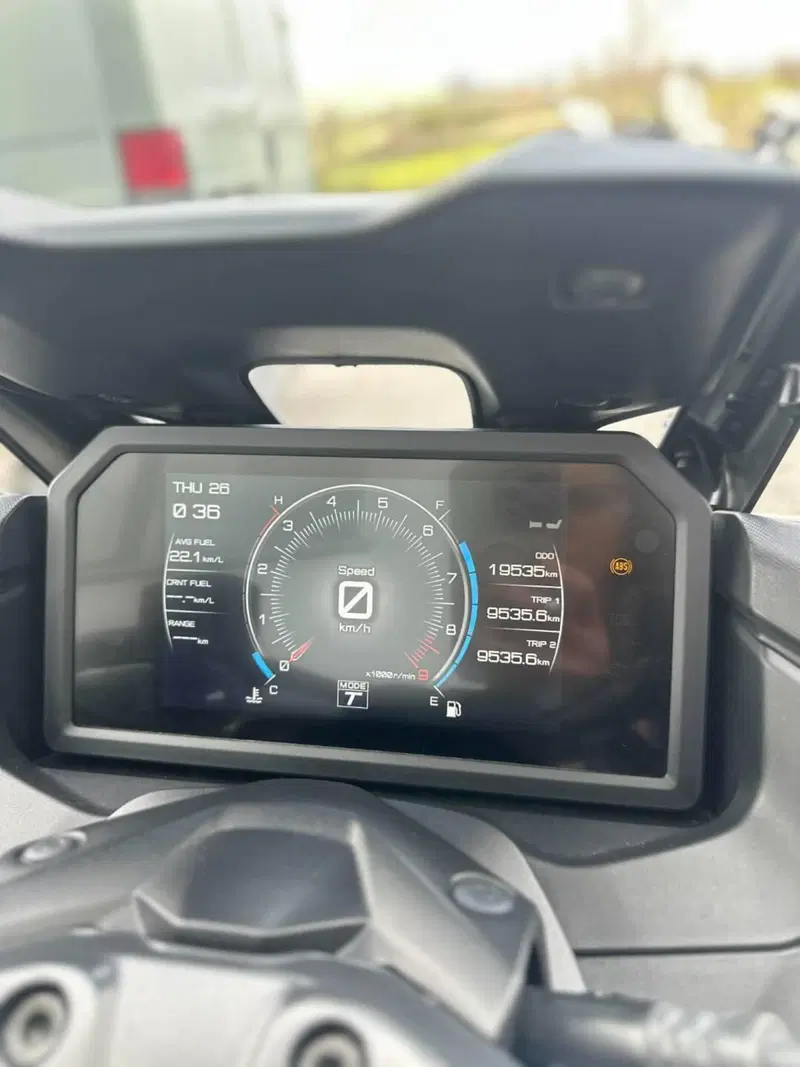 Yamaha T-Max 560 Tech Max (2022 - 24) (8)