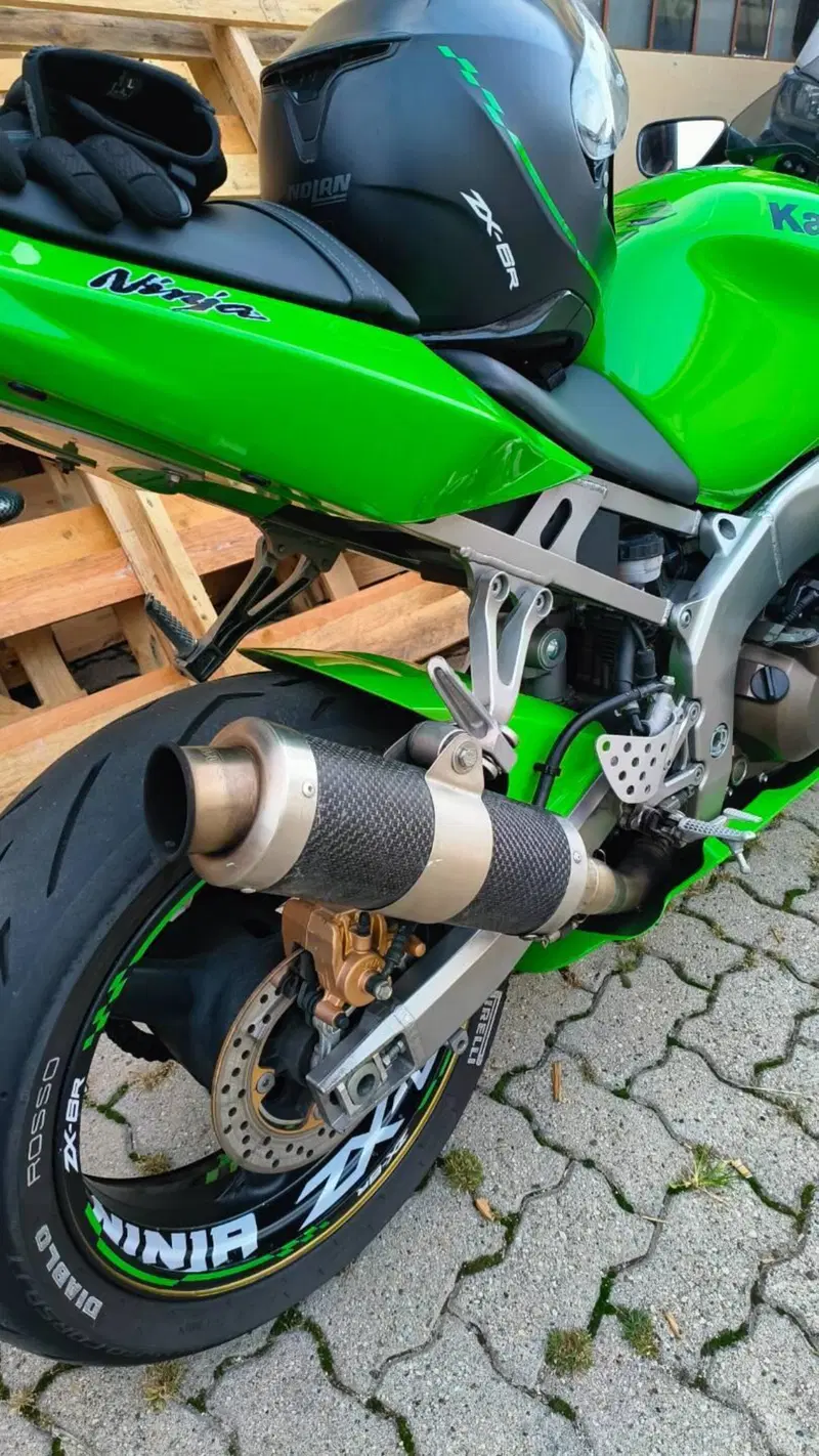 Kawasaki Ninja 636 ZX-6R (2003 - 04) (9)
