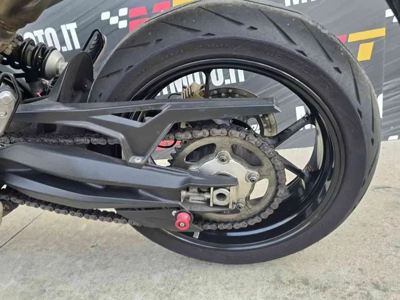 Aprilia Dorsoduro 900 (2017 - 20) (9)