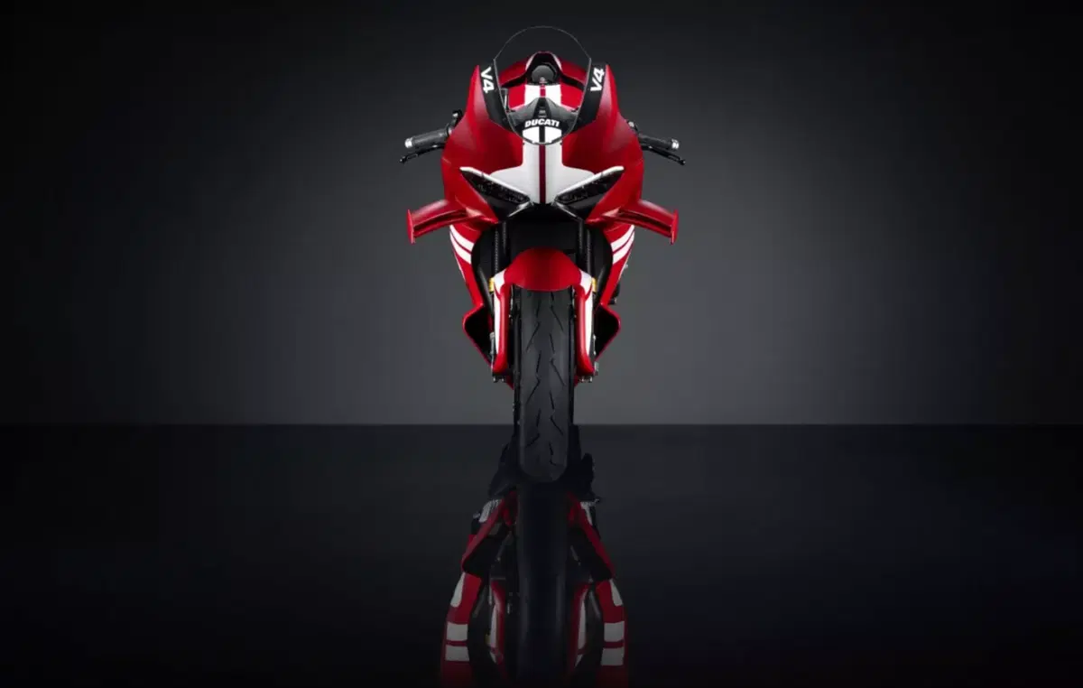 Ducati Superleggera V4 Centenario: 247 cavalli e 167 kg per la moto omologata più estrema di sempre (2)
