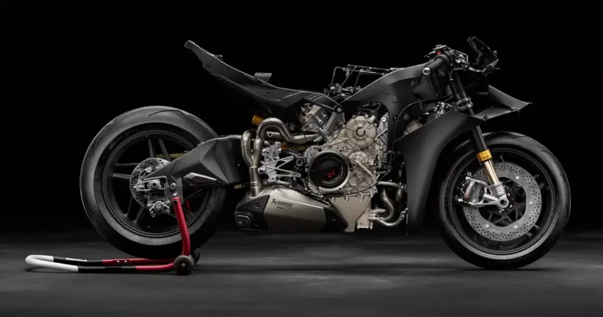 Ducati Superleggera V4 Centenario: 247 cavalli e 167 kg per la moto omologata più estrema di sempre (3)