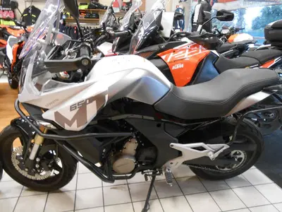 CFMOTO 650MT (2021 - 24) usata