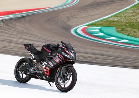 Aprilia RS 457 GP Replica: la A2 per sentirsi come il Bez arriva a 7.550 euro
