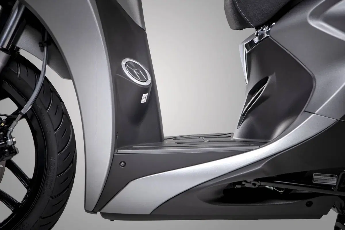 Kymco People 125i S ABS (2024 - 26) (15)